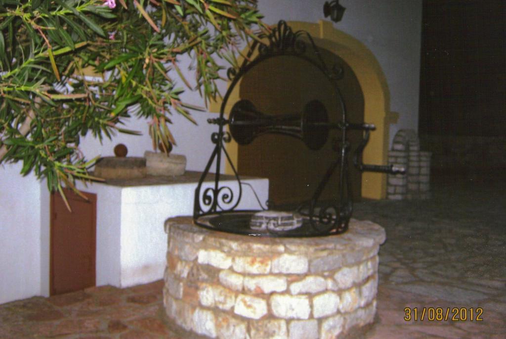 Appartamento Cerigo House Kondoliánika Esterno foto